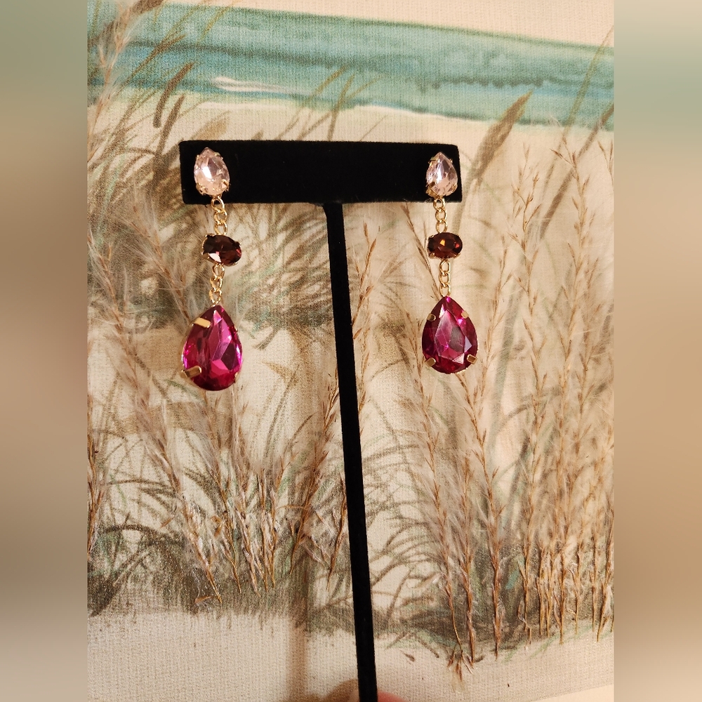 Dangle teardrop earrings NWOT